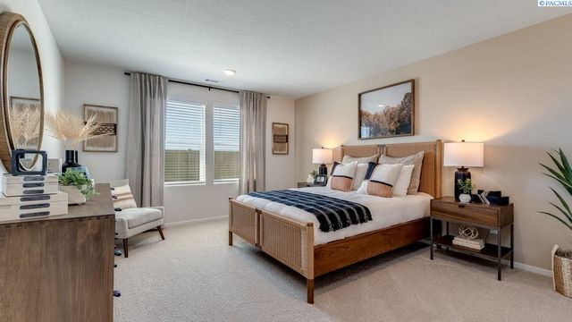 11321 Buckingham Dr, Pasco, WA 99301