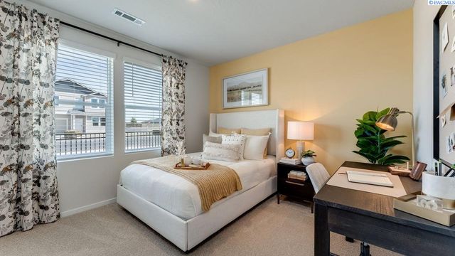 11321 Buckingham Dr, Pasco, WA 99301