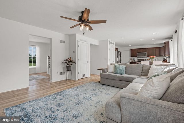100 CLOVER RUN, Abbottstown, PA 17301