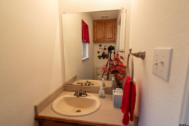 111 Kings James Road, Scroggins, TX 75480