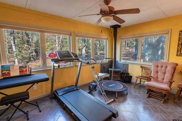 111 Kings James Road, Scroggins, TX 75480