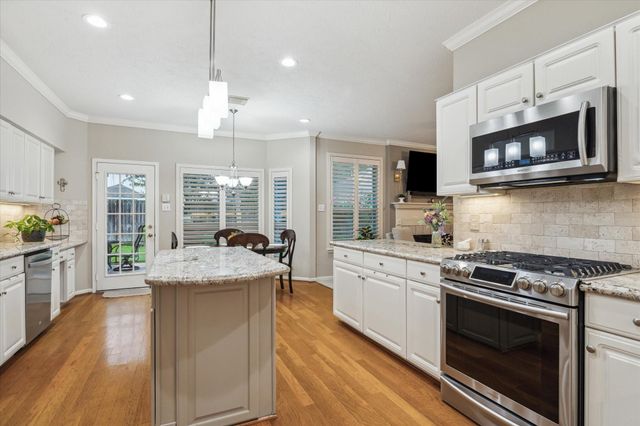 1242 Fawn Valley Drive, League City, TX 77573