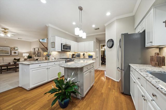 1242 Fawn Valley Drive, League City, TX 77573