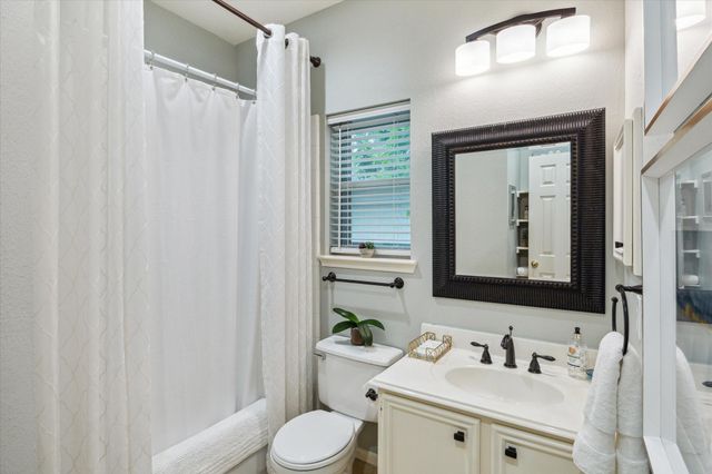 1242 Fawn Valley Drive, League City, TX 77573