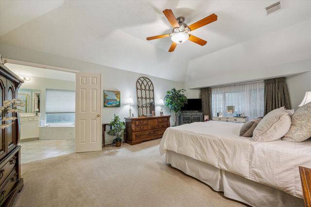 1242 Fawn Valley Drive, League City, TX 77573