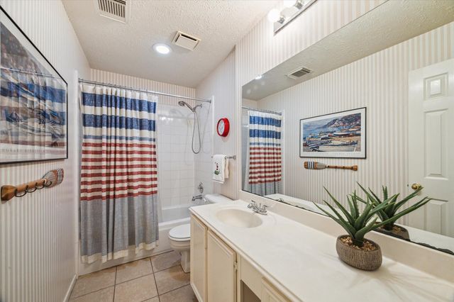 1242 Fawn Valley Drive, League City, TX 77573