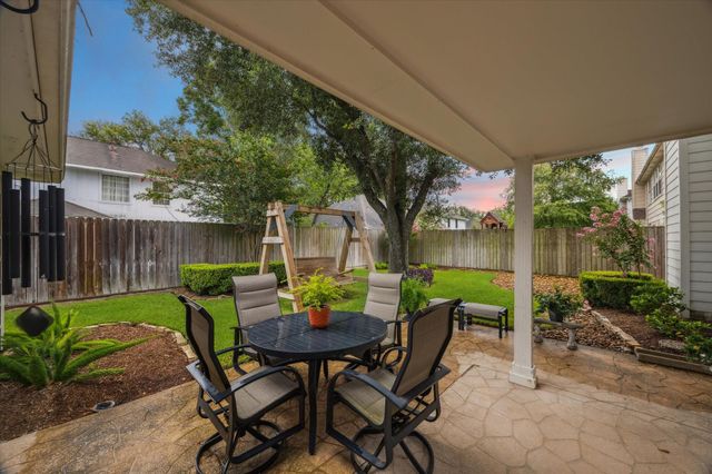 1242 Fawn Valley Drive, League City, TX 77573