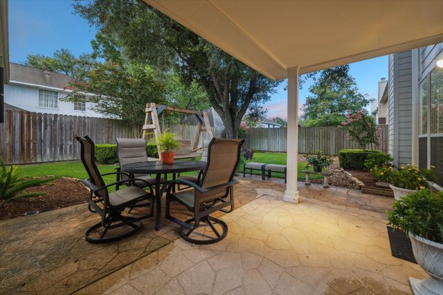 1242 Fawn Valley Drive, League City, TX 77573