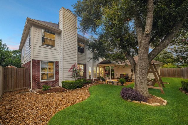 1242 Fawn Valley Drive, League City, TX 77573