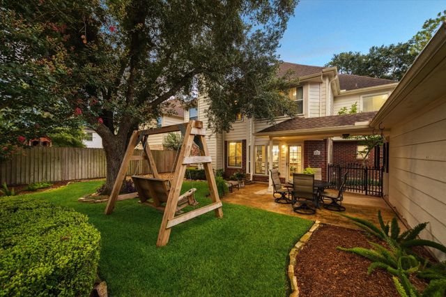 1242 Fawn Valley Drive, League City, TX 77573