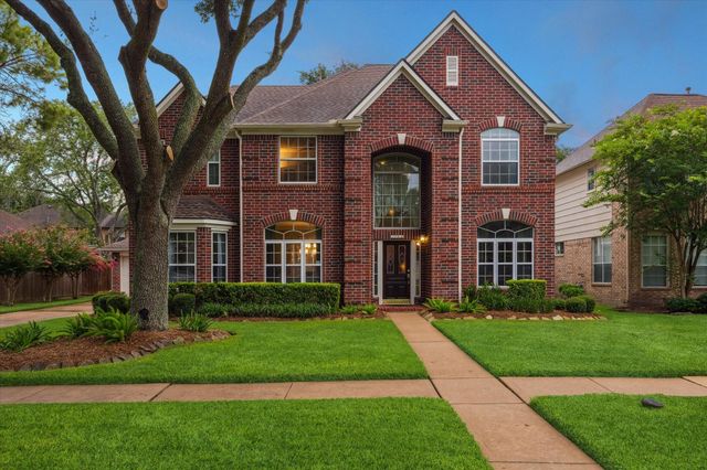 1242 Fawn Valley Drive, League City, TX 77573