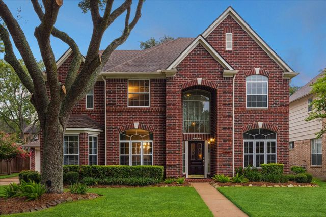 1242 Fawn Valley Drive, League City, TX 77573