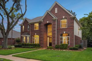 1242 Fawn Valley Drive, League City, TX 77573