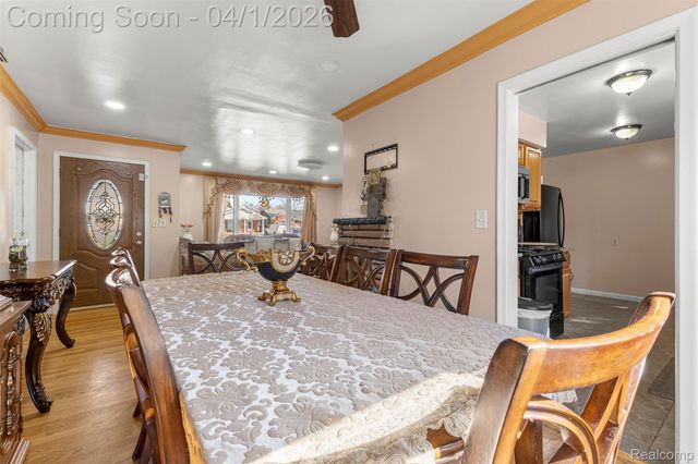 7351 N Gulley Road, Dearborn Heights, MI 48127