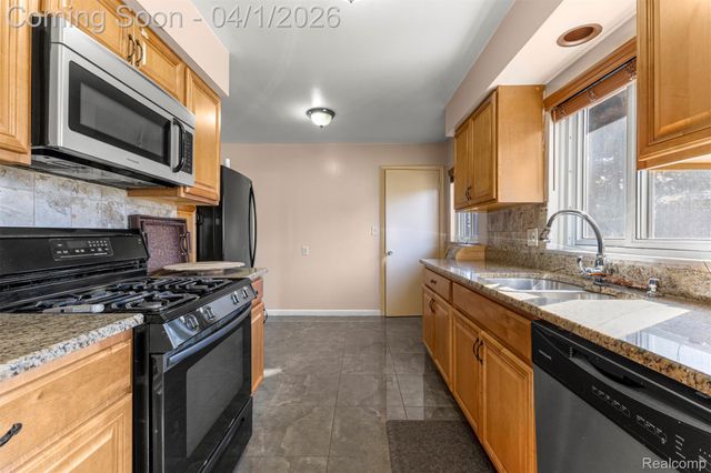 7351 N Gulley Road, Dearborn Heights, MI 48127