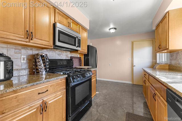 7351 N Gulley Road, Dearborn Heights, MI 48127