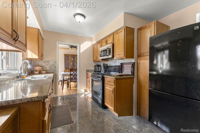 7351 N Gulley Road, Dearborn Heights, MI 48127