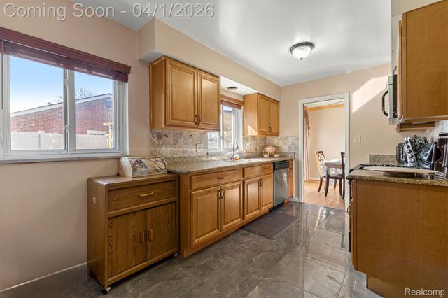 7351 N Gulley Road, Dearborn Heights, MI 48127