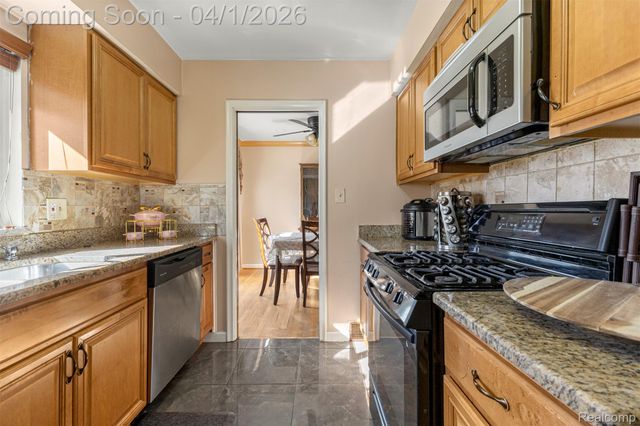 7351 N Gulley Road, Dearborn Heights, MI 48127