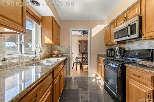 7351 N Gulley Road, Dearborn Heights, MI 48127