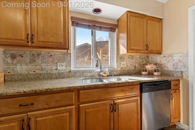 7351 N Gulley Road, Dearborn Heights, MI 48127