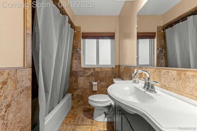 7351 N Gulley Road, Dearborn Heights, MI 48127