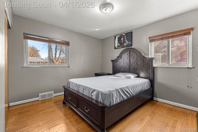 7351 N Gulley Road, Dearborn Heights, MI 48127