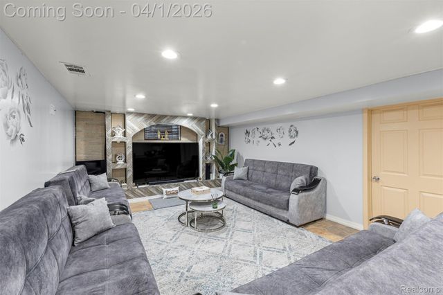 7351 N Gulley Road, Dearborn Heights, MI 48127