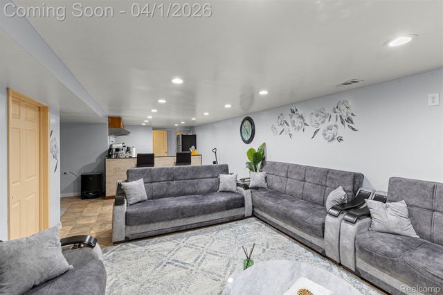 7351 N Gulley Road, Dearborn Heights, MI 48127