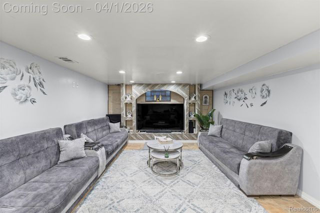 7351 N Gulley Road, Dearborn Heights, MI 48127