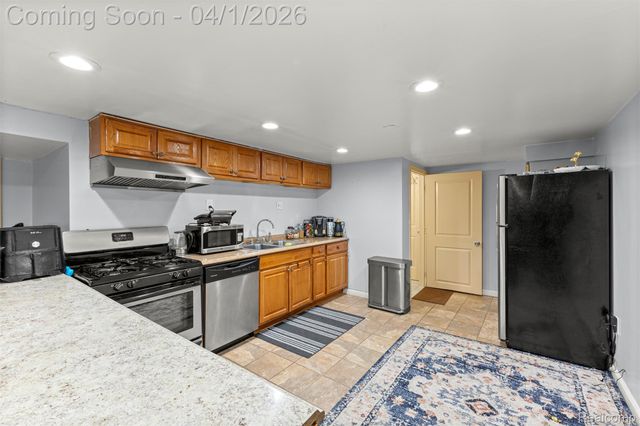 7351 N Gulley Road, Dearborn Heights, MI 48127