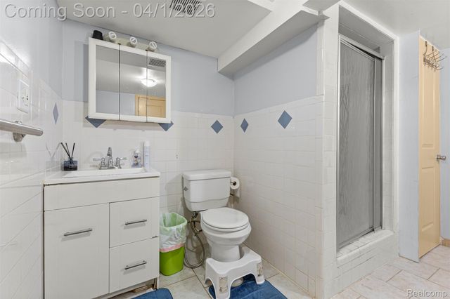 7351 N Gulley Road, Dearborn Heights, MI 48127