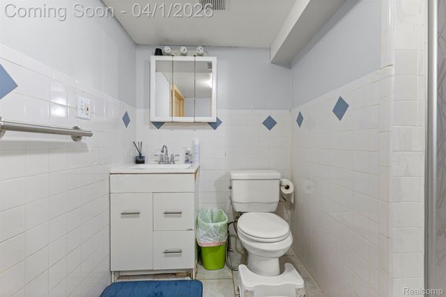 7351 N Gulley Road, Dearborn Heights, MI 48127