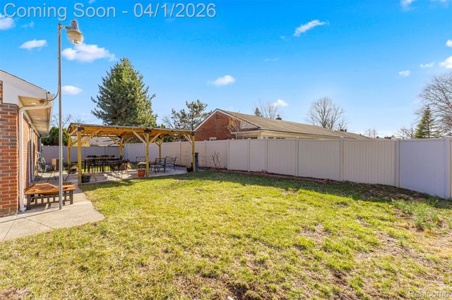 7351 N Gulley Road, Dearborn Heights, MI 48127