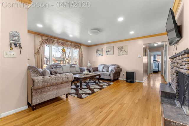 7351 N Gulley Road, Dearborn Heights, MI 48127