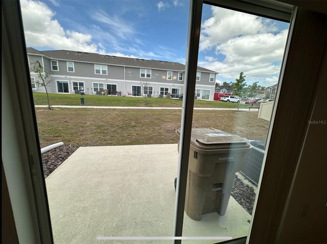 662 STONEY POINT CIRCLE, Davenport, FL 33896