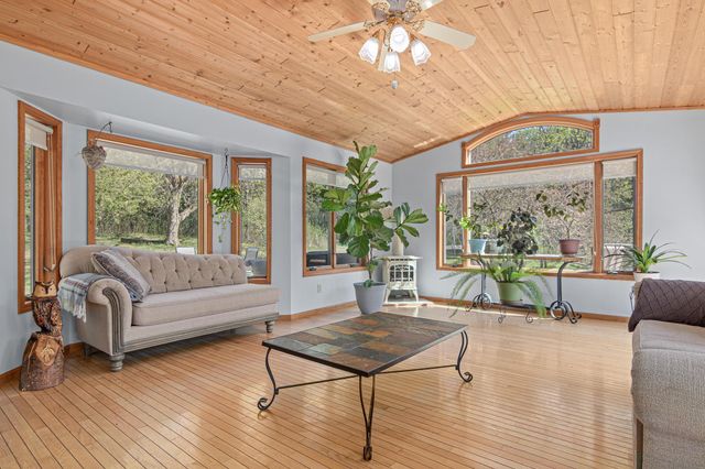 1069 Hunter Ridge, Hudson, WI 54016