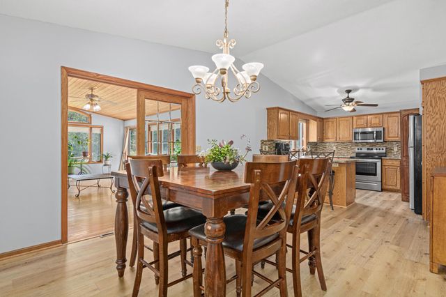 1069 Hunter Ridge, Hudson, WI 54016