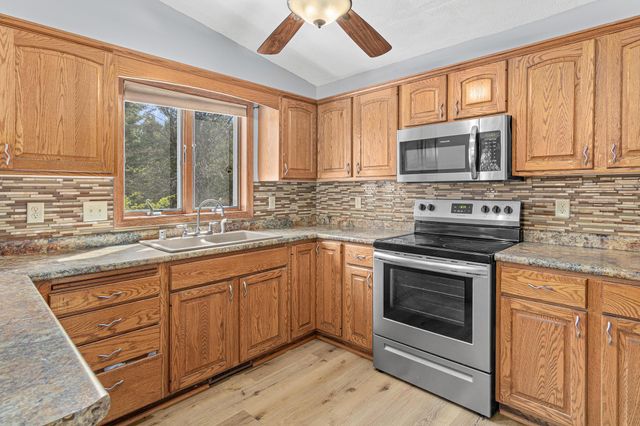 1069 Hunter Ridge, Hudson, WI 54016