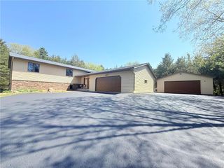 1069 Hunter Ridge, Hudson, WI 54016