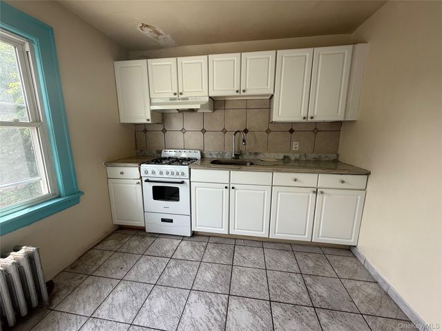 8 E Central Avenue 2, Pearl River, NY 10965