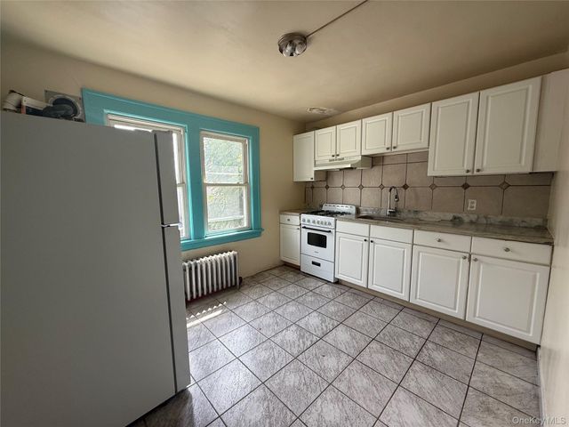 8 E Central Avenue 2, Pearl River, NY 10965