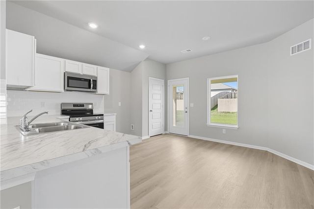 19443 Lincoln Street, Spring Hill, KS 66083