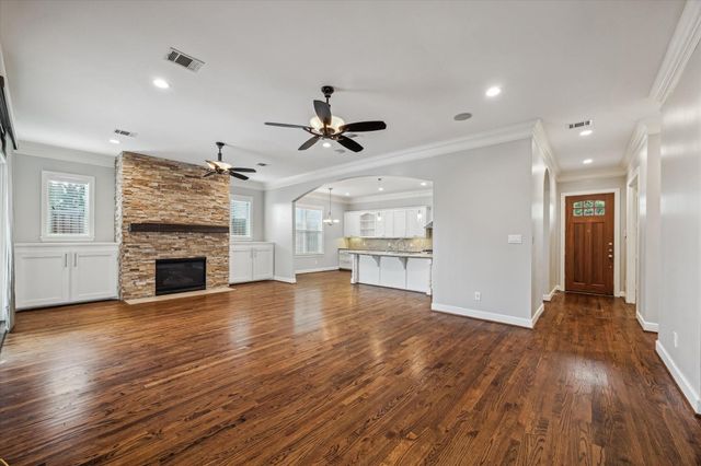 1115 Du Barry Lane, Houston, TX 77018