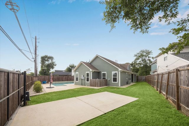 1115 Du Barry Lane, Houston, TX 77018