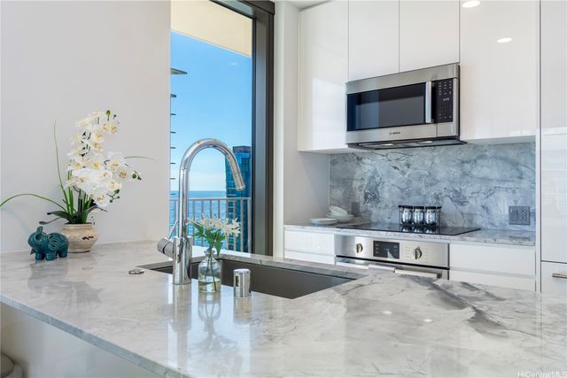 987 Queen Street 3714, Honolulu, HI 96814