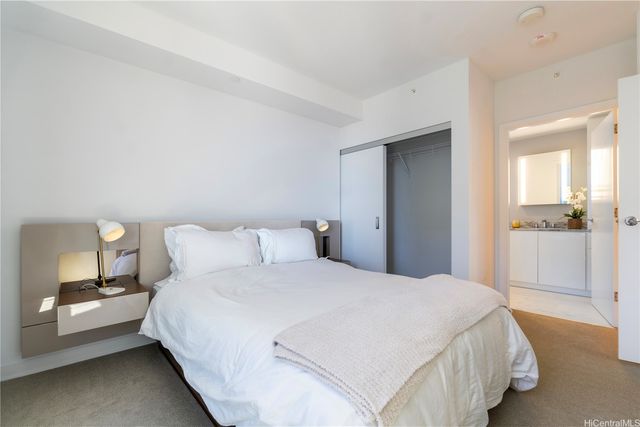 987 Queen Street 3714, Honolulu, HI 96814