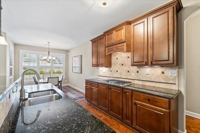 8556 WOODLAND ROSE CIR N, Memphis, TN 38016