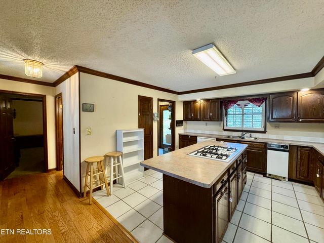 1230 Stonewall Jackson Drive, Dandridge, TN 37725