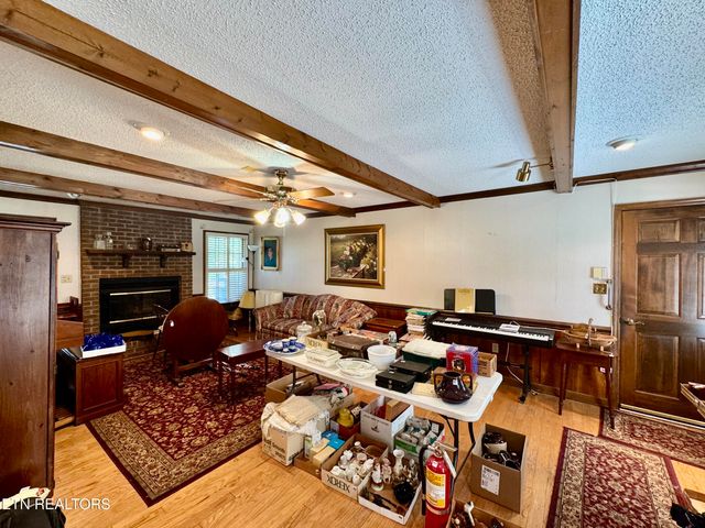 1230 Stonewall Jackson Drive, Dandridge, TN 37725